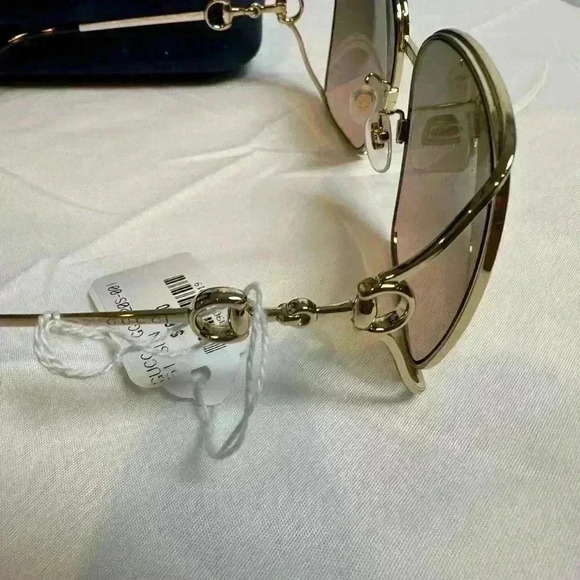 NWT! GUCCI Women's Sunglasses, Gold Frame with Velvet Blue Case GG1020S - Picture 5 of 13